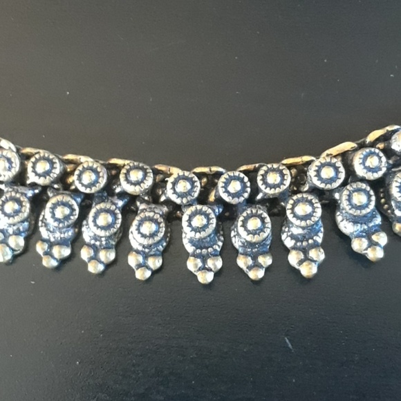 Beautifully Detailed Necklace - Picture 2 of 4